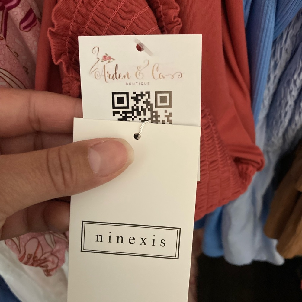 Ninexis Maxi Skirt with Pockets in Cranberry - Picture 4 of 4